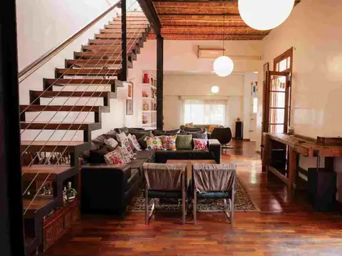 Casa 5 ambientes con 2 baños