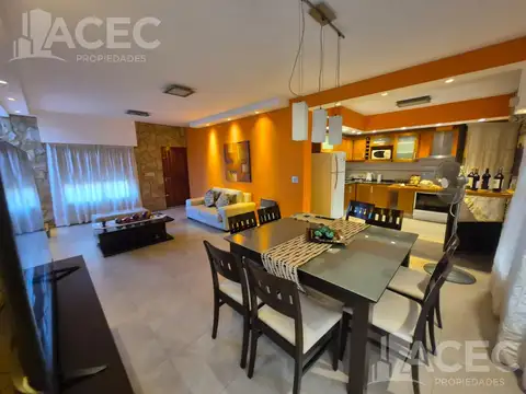 Carbia al 900 - Casa en esquina con Doble Cochera - Quincho y Piscina