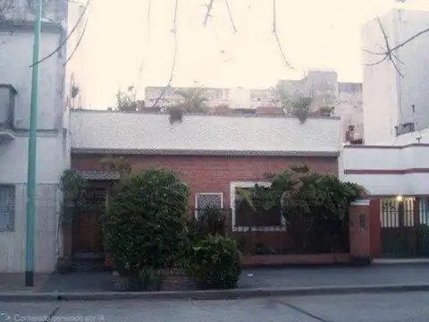 VENTA CASA LOTE PROPIO MONTE CASTRO 6 AMBIENTES 2 DEPTOS