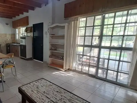 Casa 3 ambientes con 2 baños