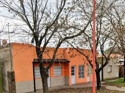 VENTA DE CASA LOCAL Y DEPARTAMENTO INTERNO - PILAR