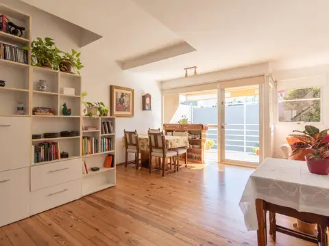 VENTA PH ESTILO DÚPLEX 4 AMBIENTES CON COCHERA EN SAN ISIDRO.