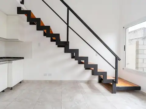 Depto Tipo Casa en Venta en El Palomar, USD 47.900