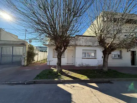 Casa - Venta - Argentina, Lobos