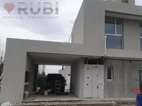 Casa en Venta en Neuquen, USD 568.000