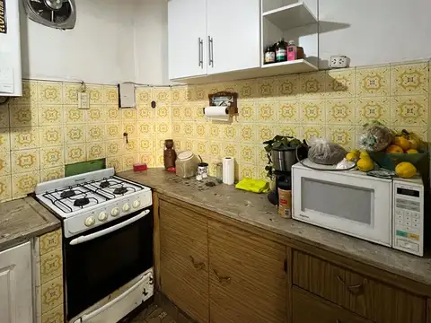 Amplio depto PH en venta sobre al Founrouge 3300