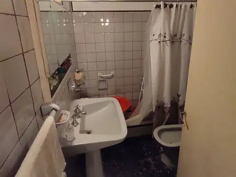 CASA 4 AMB, GARAGE,  LOTE PROPIO!