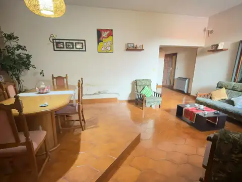 Depto Tipo Casa en Venta en Chacarita, USD 259.000