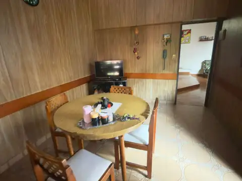 Depto Tipo Casa en Venta 50 años