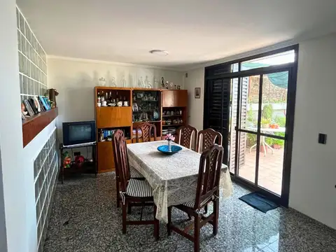 VENTA CASA 4 DORMITORIOS AZCUÉNAGA APTA CREDITO