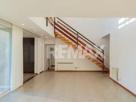 Casa en Alquiler en Neuquen, USD 3.300