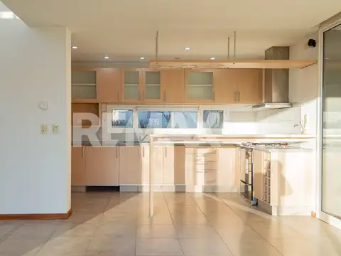 Casa en Alquiler con 1 cochera