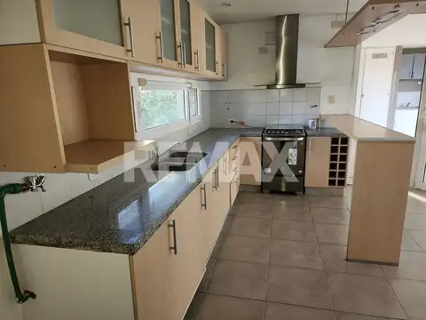 Casa en Alquiler en Neuquen, USD 3.300
