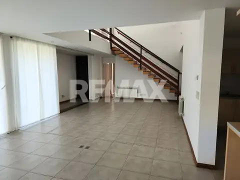 Casa en Alquiler de 4 dormitorios