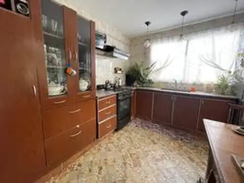 VENTA CASA 7 AMBIENTES IDEAL PARA 2 FAMILIAS EN GERLI AVELLANEDA. GRAN OPORTUNIDAD