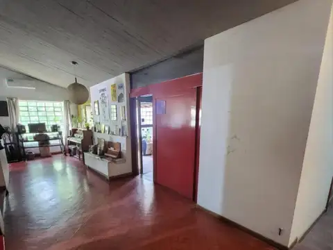 Casa en venta de 5 ambientes en Castelar sur