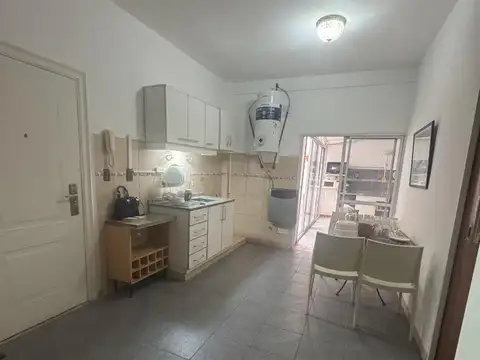 DEPARTAMENTO CON PATIO Y QUINCHO