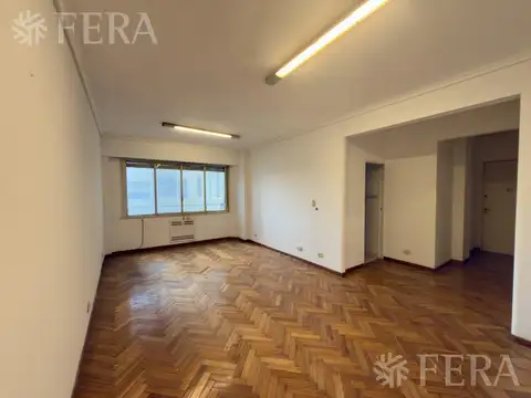 Venta semipiso de 3 ambientes con balcón en Retiro