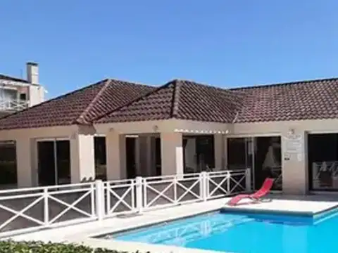 HERMONO DEPTO 1 AMB, COCHERA, PARRILLA, FONDO PARQUIZADO, COMPLEJO CON SEGURIDAD Y PISCINA