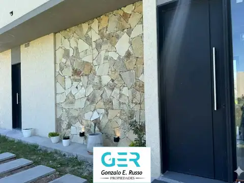 Venta casa 4 ambientes con renta en Santa Clara Al Sur