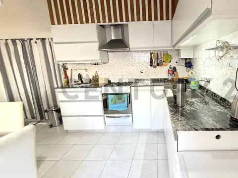 IMPECABLE CASA DE 3 DORMITORIOS EN B° BERNARDINO RIVADAVIA. VENADO TUERTO.