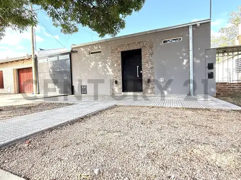 Casa 6 ambientes con 2 baños
