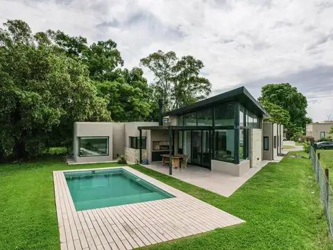 Alquiler Casa 6 ambientes, San Sebastián, área 2
