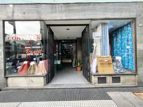 Avenida Entre Ríos 400