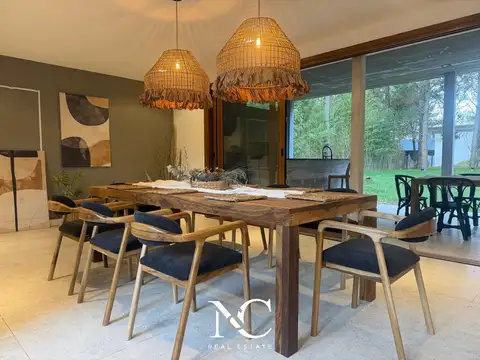 Casa 5 ambientes con 4 baños
