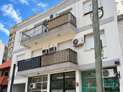 Departamento en Alquiler en Adrogue, $ 590.000