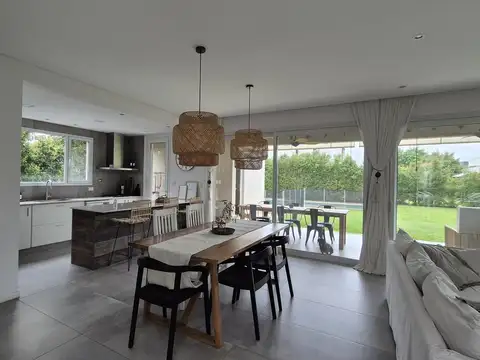 Casa en ALQUIELR TEMPORAL 3 hab y pileta Las Tipas