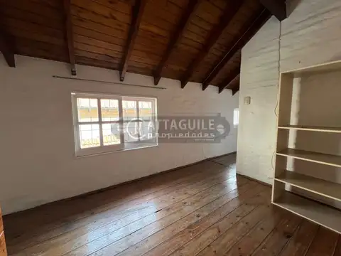 Depto Tipo Casa en Alquiler de 2 dormitorios