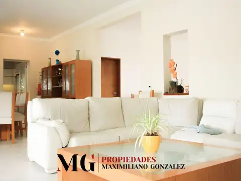 Casa 7 ambientes con 3 baños