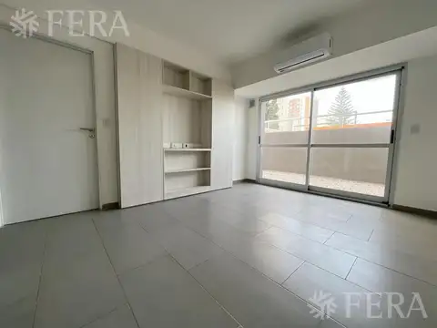 Venta departamento 2 ambientes con patio en Avellaneda