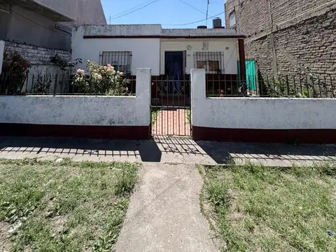 CASA EN VENTA, Berazategui