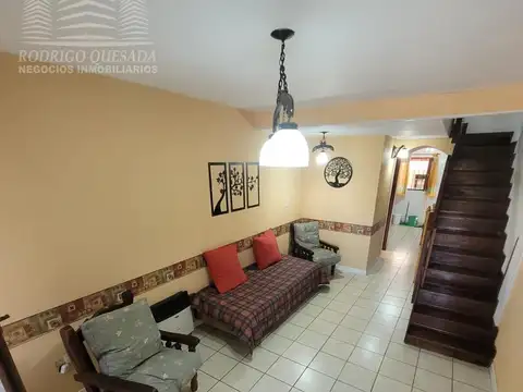 Depto Tipo Casa 4 ambientes con 2 baños