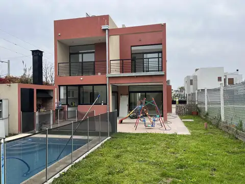 Casa en Alquiler de 4 dormitorios
