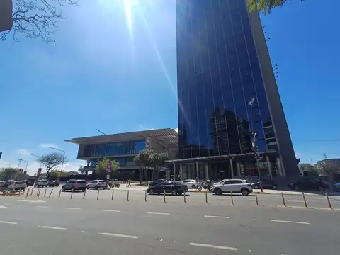 Oficina 6 ambientes con 2 baños