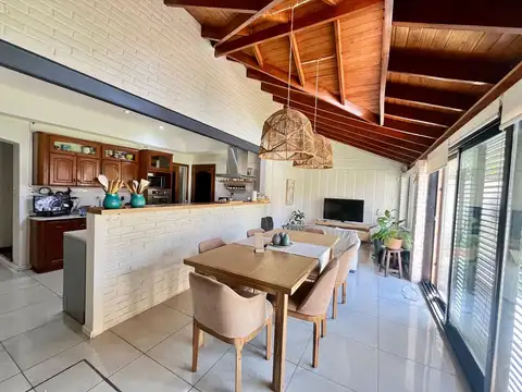 VENTA CASA 5 AMBIENTES EN RAMOS MEJIA
