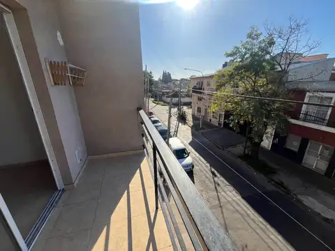 Monoambiente con Balcón CASEROS Apto Crédito