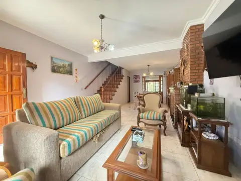 Casa 4 ambientes con 3 baños