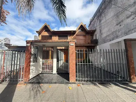 Excelente duplex 4 ambientes con suite y jardín - Gran Ubic.