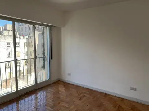 Reconquista 900, Piso 8