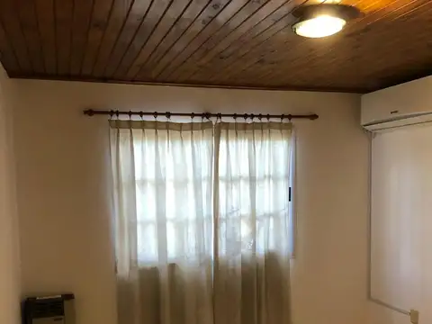 CASA  CENTRICA EN ALQUILER - CAÑUELAS
