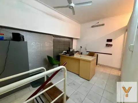 Casa en venta - 2 dormitorios 2 baños - 330mts2  - La Plata