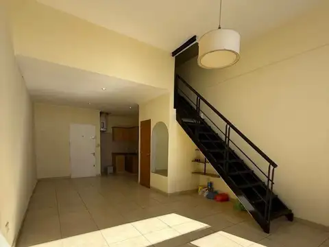 Esmeralda 3700, Piso 1