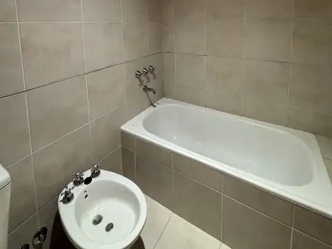 Departamento en Alquiler en Remedios de Escalada, $ 630.000