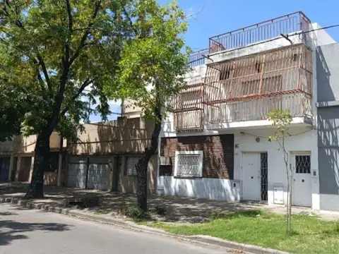 CASA VENTA TIPO DUPLEX A RECICLAR OPORTUNIDAD