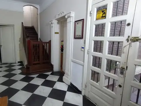 Casa 7 ambientes con 4 baños