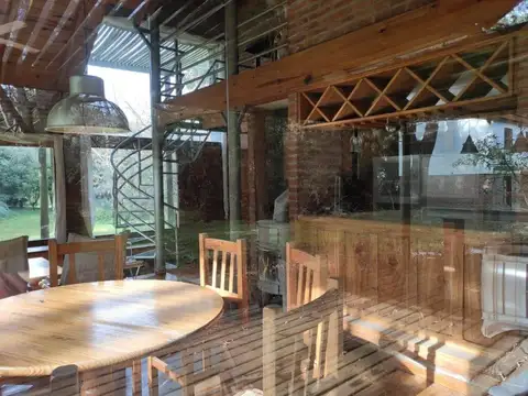 Casa 4 ambientes con 2 baños